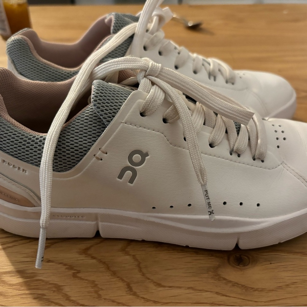 ON Roger F sneakers, worn once. Decided they are not my stylee, great condition